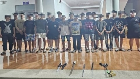 Tạm giữ 22 thanh thiếu niên gây rối trật tự công cộng