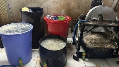 Dùng hóa chất tẩy trắng hoa chuối để đưa đi tiêu thụ