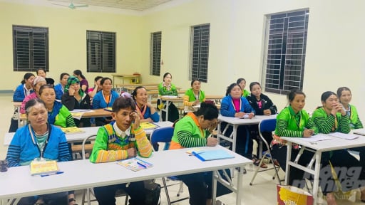 Điểm sáng vùng biên: [Bài 2] Thượng úy đi xóa mù chữ