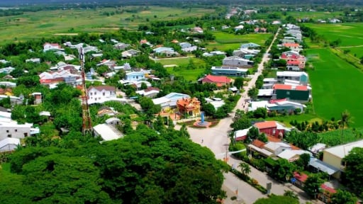 Điện Quang trỗi dậy từ đống đổ nát