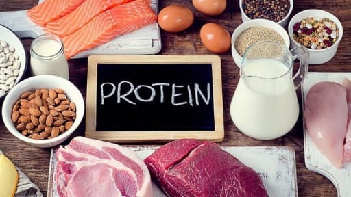 Bổ sung protein là thừa với đa số người trưởng thành