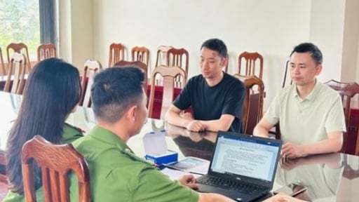 Phát hiện xưởng lắp ráp điện thoại di động trái phép tại Lạng Sơn
