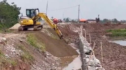Nhiều dấu hiệu ‘bất thường’ tại Dự án đường đê Bùi xã Tri Thuỷ