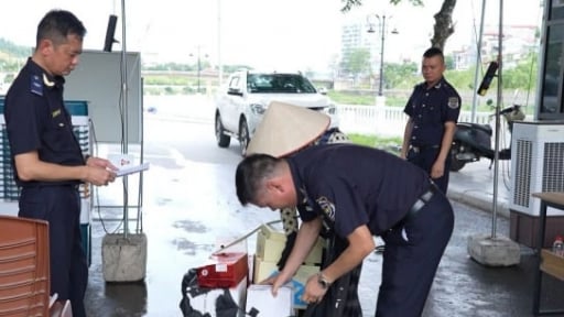 Vạch trần thủ đoạn buôn lậu qua cửa khẩu Lào Cai:[Bài 5] 'Lằn ranh đỏ'