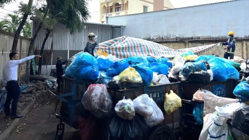 Vụ bãi rác An Hiệp: Các trạm trung chuyển rác đã quá tải