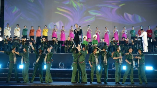 Khai mạc chương trình nghệ thuật ‘Đất nước trọn niềm vui’
