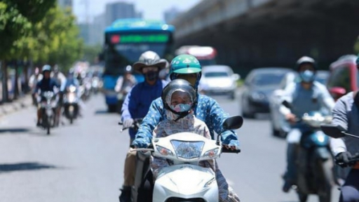Nắng nóng, mưa dông đan xen trong 10 ngày cuối tháng 4
