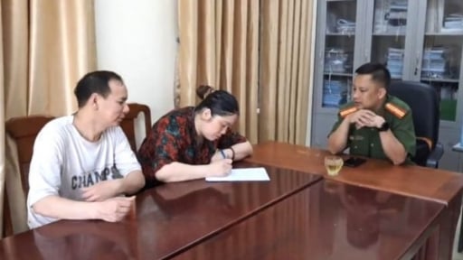 Giải cứu hai vợ chồng đi lạc trên núi Dùm
