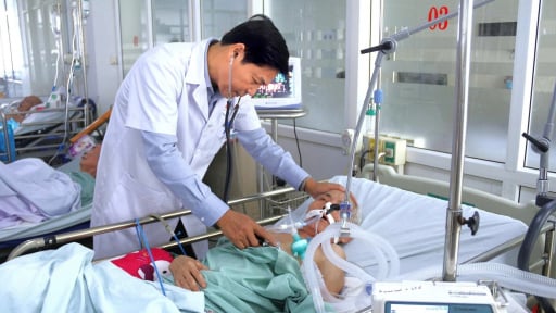 Hơn ba thập kỷ giữ lửa nghề y: [Bài 1] 'Nếu ngày ấy không có bác sĩ Tùng…'