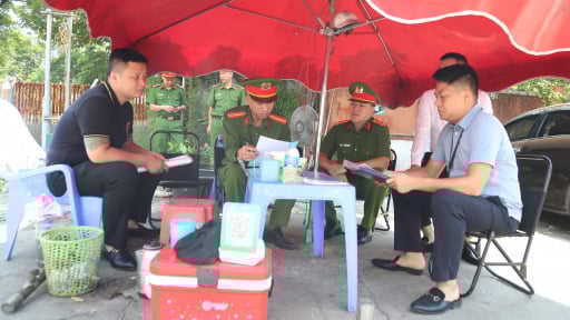 Kiểm tra xử lý bãi xe trái phép tại phường Kim Mã