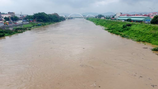 Lũ sông Cầu, sông Thương đạt đỉnh và đang xuống