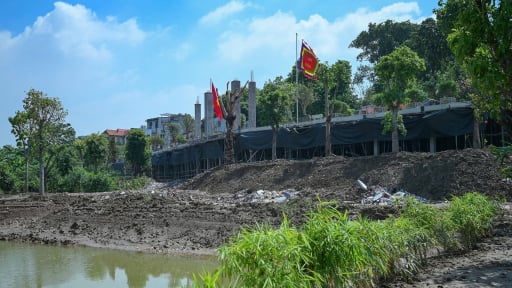 Vụ ‘băm nát’ hành lang thoát lũ sông Hồng: Dừng thi công, tháo dỡ công trình