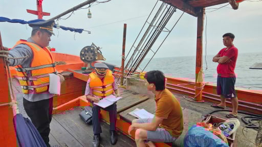 Tuần biển cùng Kiểm ngư Quảng Bình