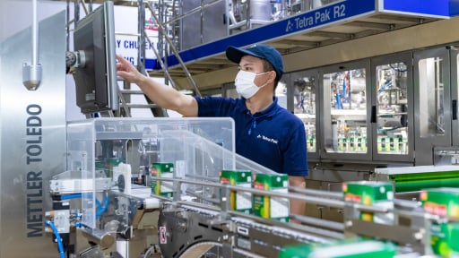 Cận cảnh dây chuyền đóng hộp giấy rau quả trị giá 4 triệu USD của Doveco