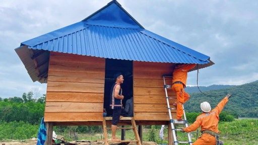 Thắp sáng tương lai cho người dân vùng sâu