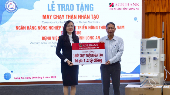 Agribank Long An tặng 3 máy chạy thận cho Bệnh viện Đa khoa tỉnh
