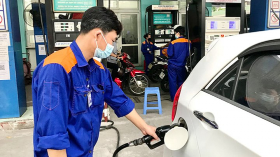 Giá xăng dầu hôm nay 25/4/2025: Thế giới nhích nhẹ