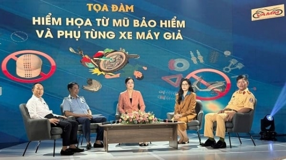 Hiểm hoạ từ mũ bảo hiểm và phụ tùng xe máy giả