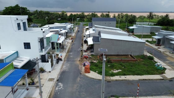 Ổn định sinh kế cho người dân ven bờ lở