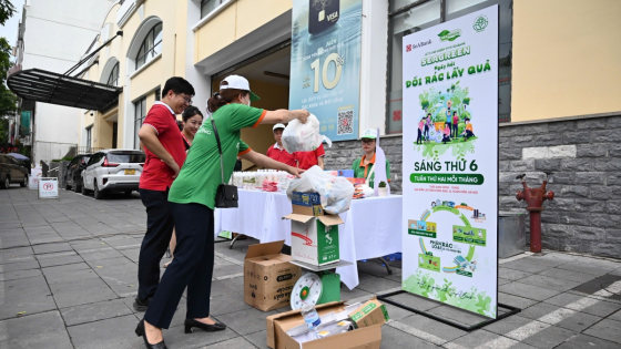 Dấu ấn 'Ngày hội đổi rác lấy quà' của SeABank