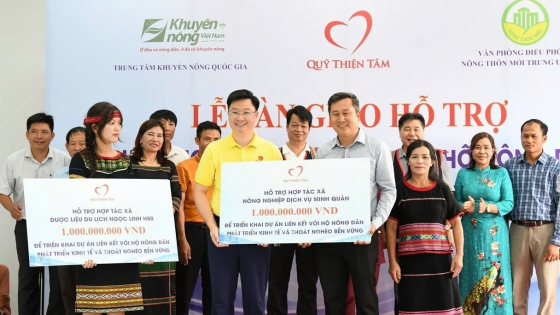 Quỹ Thiện Tâm đón nhận Huân chương Lao động hạng Nhất của Chủ tịch nước