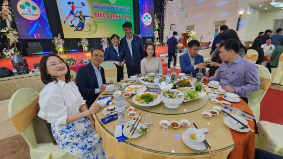 Những người đứng sau văn hóa ẩm thực Supe Lâm Thao