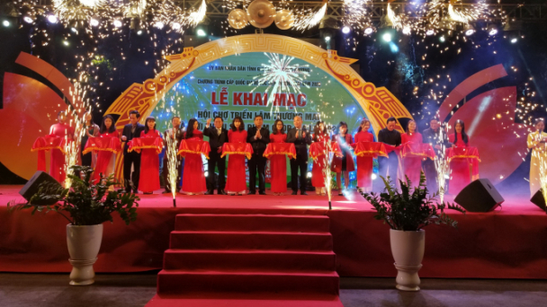 Khai mạc Hội chợ triển lãm thương mại và giới thiệu sản phẩm OCOP năm 2020