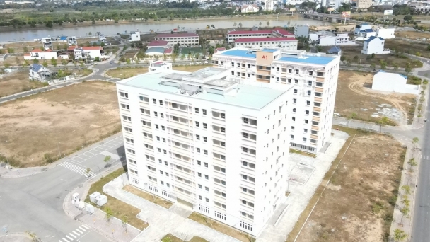 Xây dựng trên đất vàng nhưng nhà ở xã hội vẫn ‘không một bóng người’