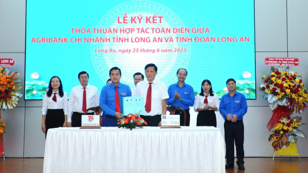 Agribank Long An phát huy vai trò đoàn viên trong công tác chuyển đổi số