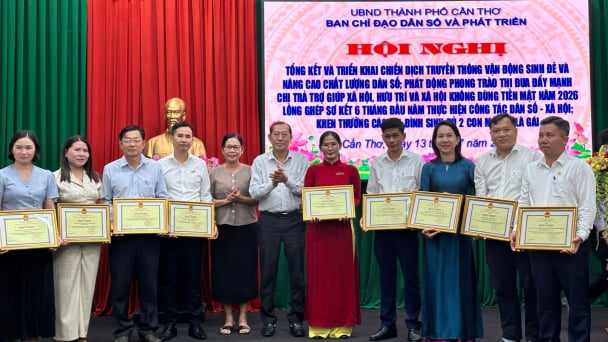 Agribank Ngã Bảy Hậu Giang nhận Bằng khen của Chủ tịch UBND TP Cần Thơ