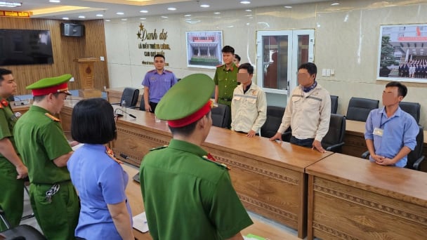 Khởi tố 3 đối tượng chôn lấp trái phép 162 tấn chất thải