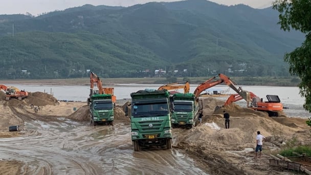 Đấu giá mỏ cát ở Quảng Nam tăng hàng trăm lần so với giá khởi điểm