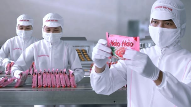 Giữa đại dịch: Ai khóc thầm, ai cười nụ