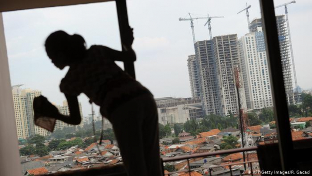 Miền đất hứa và cuộc sống nô lệ thời hiện đại