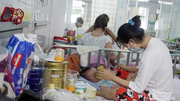 Bệnh tay chân miệng lan rộng, hơn 10 ngàn trường hợp mắc