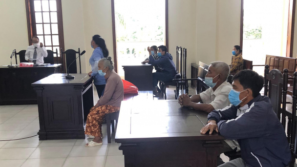 Vụ 'xẻ dọc nhà tình nghĩa', tranh đất với Mẹ Việt Nam anh hùng