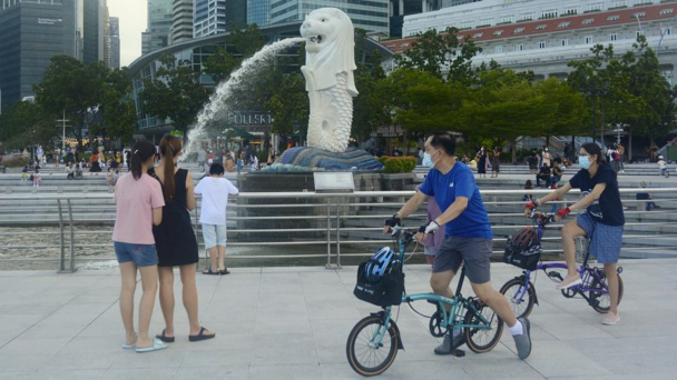 Cuộc sống bình thường mới: Lo âu và hy vọng khi sống chung với Covid-19