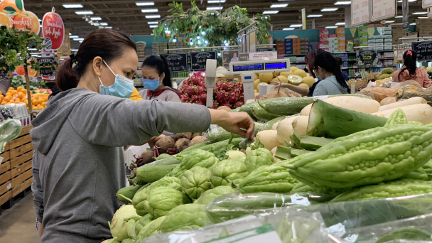 Giá xăng dầu giáng đòn nặng nề vào nền kinh tế