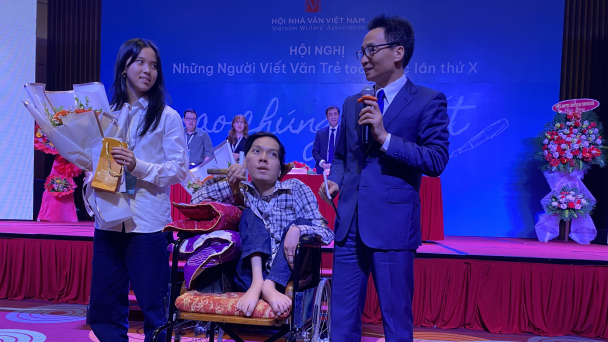 Văn chương trẻ trên đường dài sáng tạo