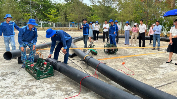 Tập huấn nuôi biển công nghiệp bằng lồng HDPE