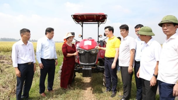 Hỗ trợ vốn vay 1 tỷ đồng giúp hợp tác xã mua máy nông nghiệp
