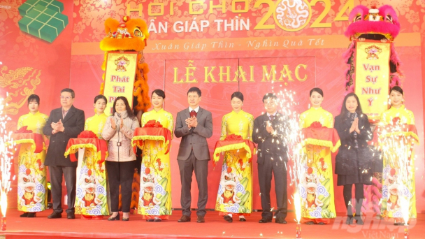 Hàng trăm nông, đặc sản tề tựu tại Hội chợ xuân Giáp Thìn 2024