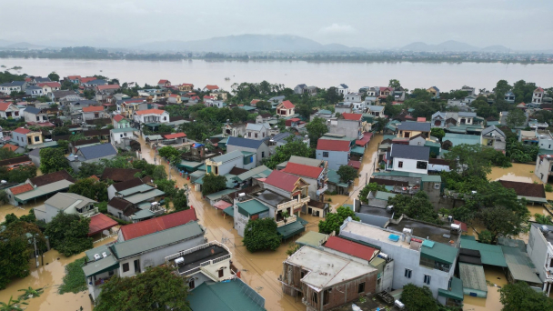 Toàn cảnh lũ càn quét Thanh Hóa: Nhà sập, ruộng vùi, hàng vạn người sơ tán