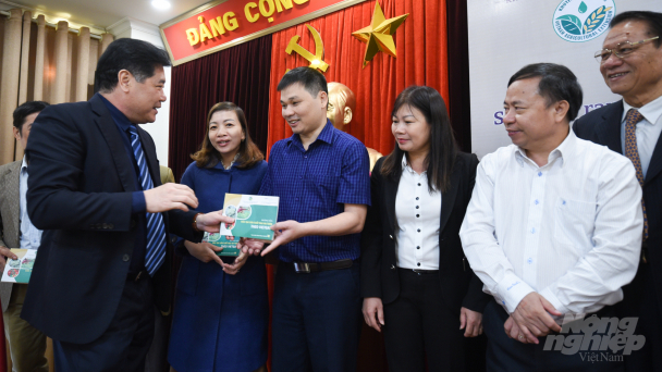 Bung nở hợp tác công tư khuyến nông