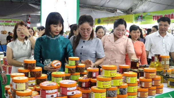 An Giang kích cầu tăng trưởng du lịch, sản phẩm OCOP, thương mại và tiêu dùng
