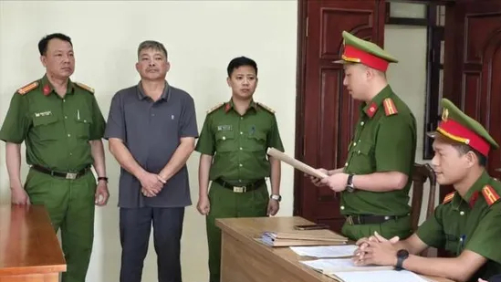Chủ tịch xã bị bắt vì để khai thác khoáng sản trái phép