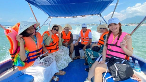 Thu phí tham quan vịnh Nha Trang