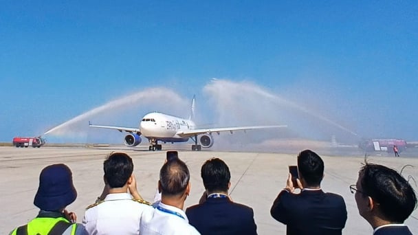 Khai trương đường bay Minsk - Cam Ranh