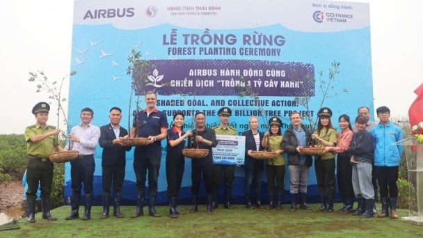 Airbus supports Vietnam's Planting One Billion Trees campaign, contributing to mangrove reforestation
