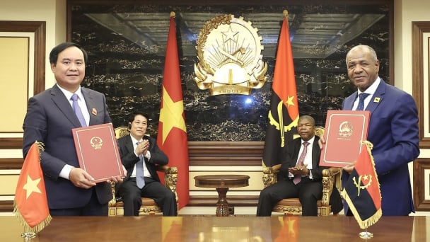 Presidents of Vietnam and Angola witness agricultural cooperation agreement signing ceremony